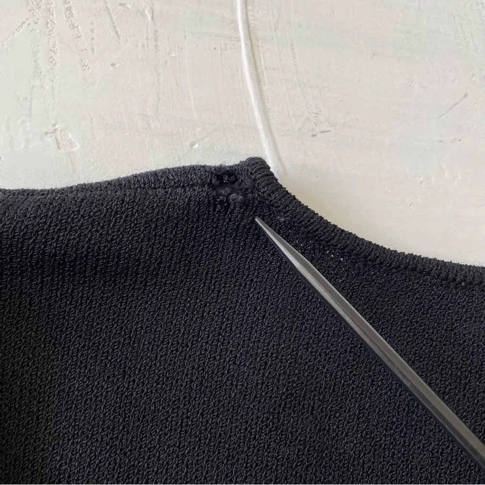 St John Black Blouse Full Zip Short Sleeves With Floral Knit Brooch Size 6 - Image 12