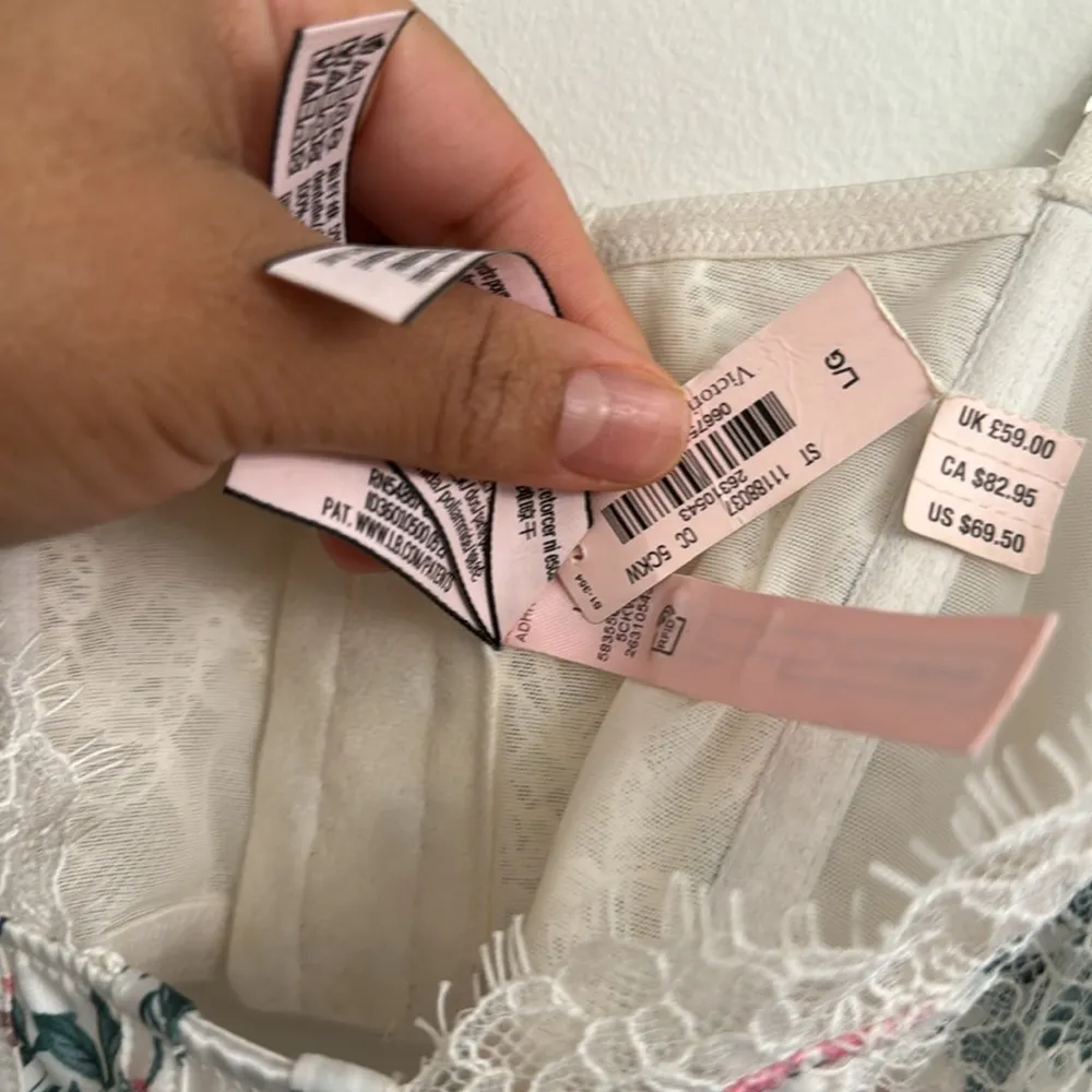 VS dream angel unlined hook & eye Corset bra top NEW white floral sz L - Image 4