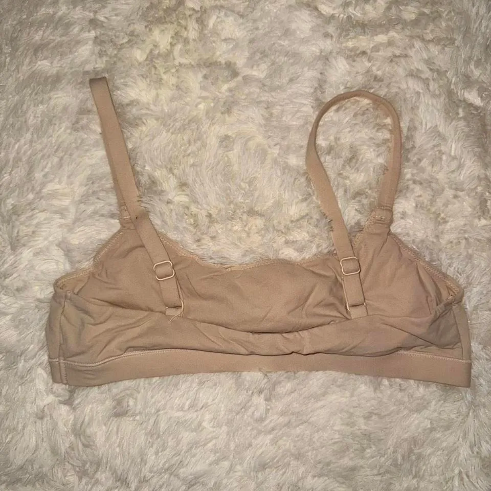 Skims Fits Everybody Scoop Bra Small Excellent Condition - Image 2