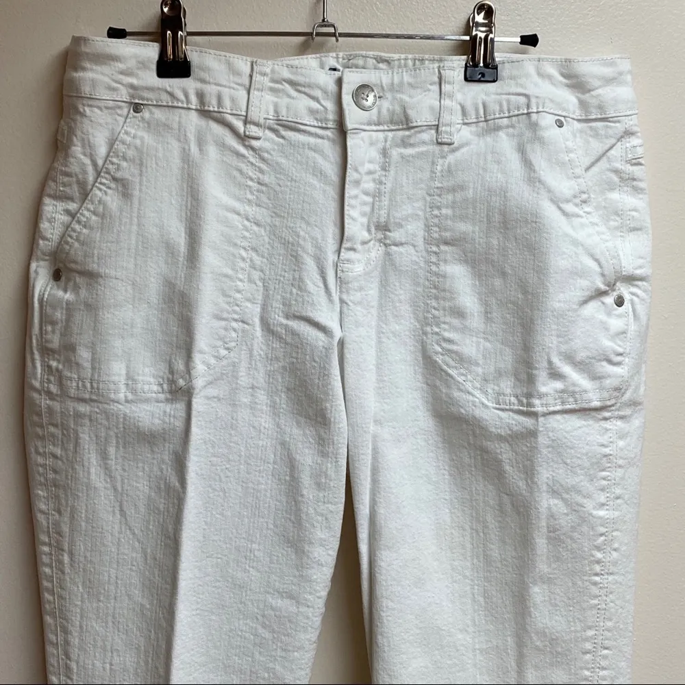 Bandolinoblu White “Gabriella” Twill Capri - Image 6