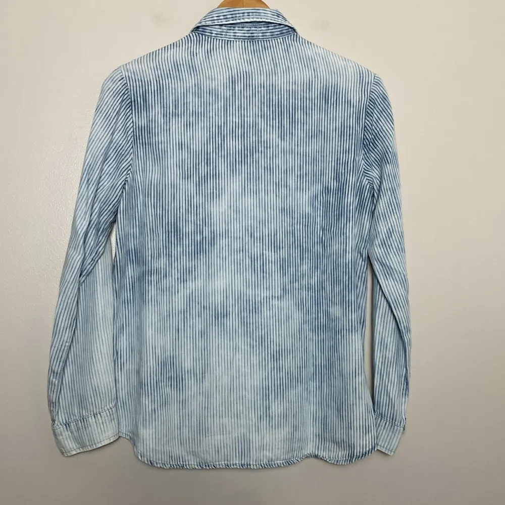 Anthropologie Cloth & Stone L Piper Denim Chambray Striped Button Down Size S - Image 7