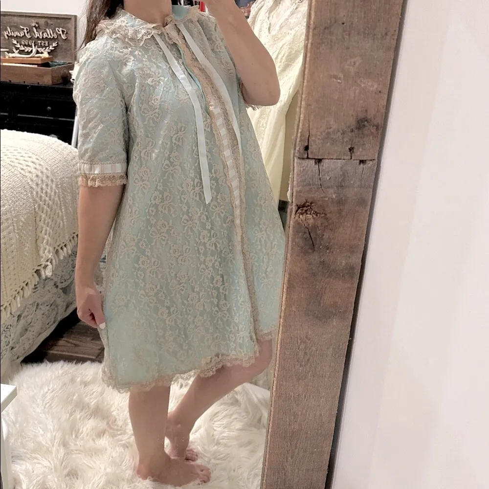 Vintage Odette Barsa Matej Lace Dress Robe with Ribbon Detail size medium Blue - Image 4