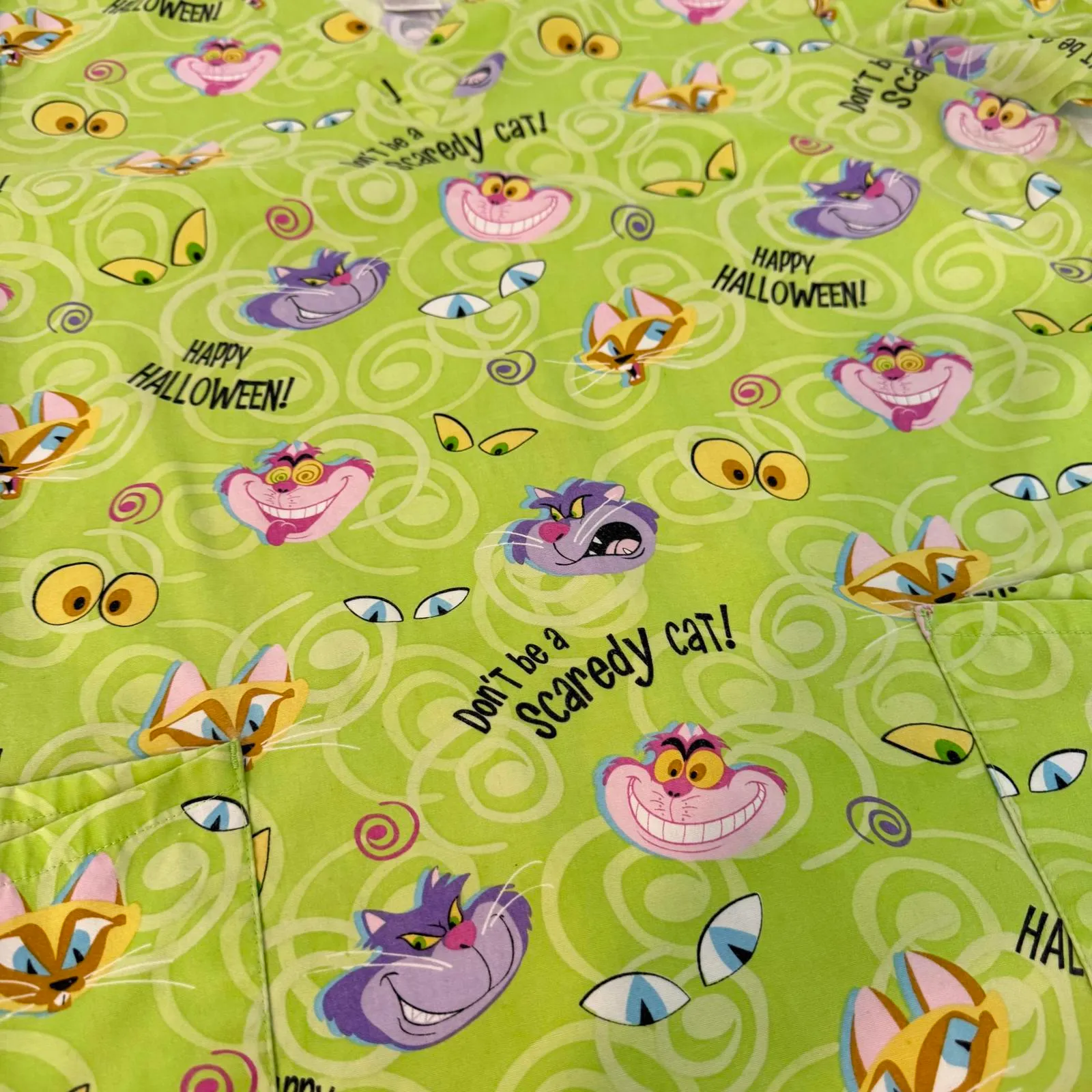 Disney Cheshire Cat Halloween Themed Women's Large scrub Top Nurse Green - Image 5