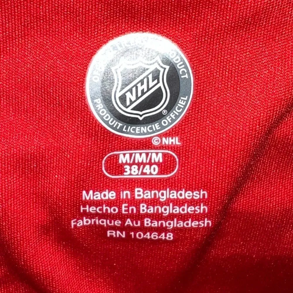 Nwot! NHL Chicago Blackhawks adorable unisex top! Red Size M - Image 6