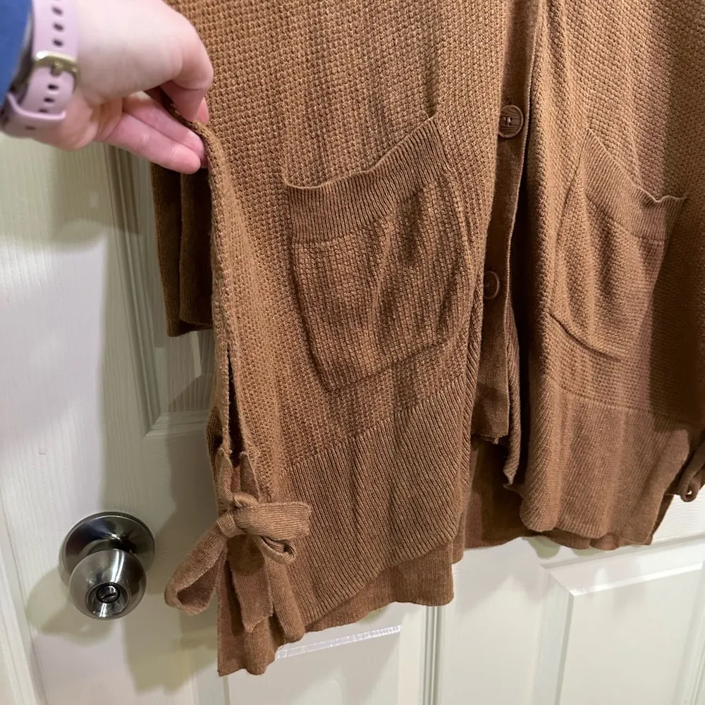 Women’s Dressbarn V-neck Button Front Side Tied Cardigan Waffle Knit Tan Size 1X - Image 3