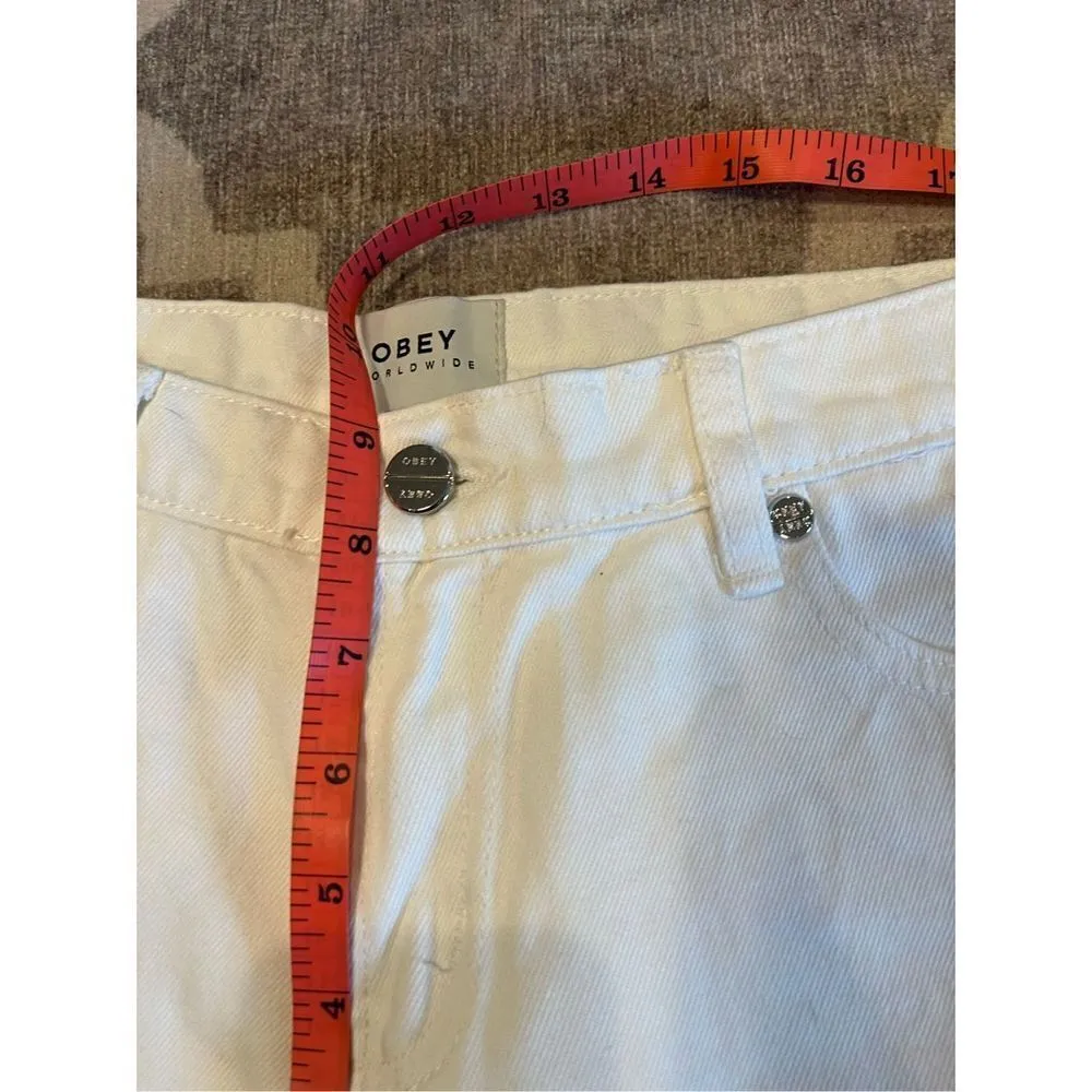 Obey cuffed denim jean shorts size 29 in white - Image 8