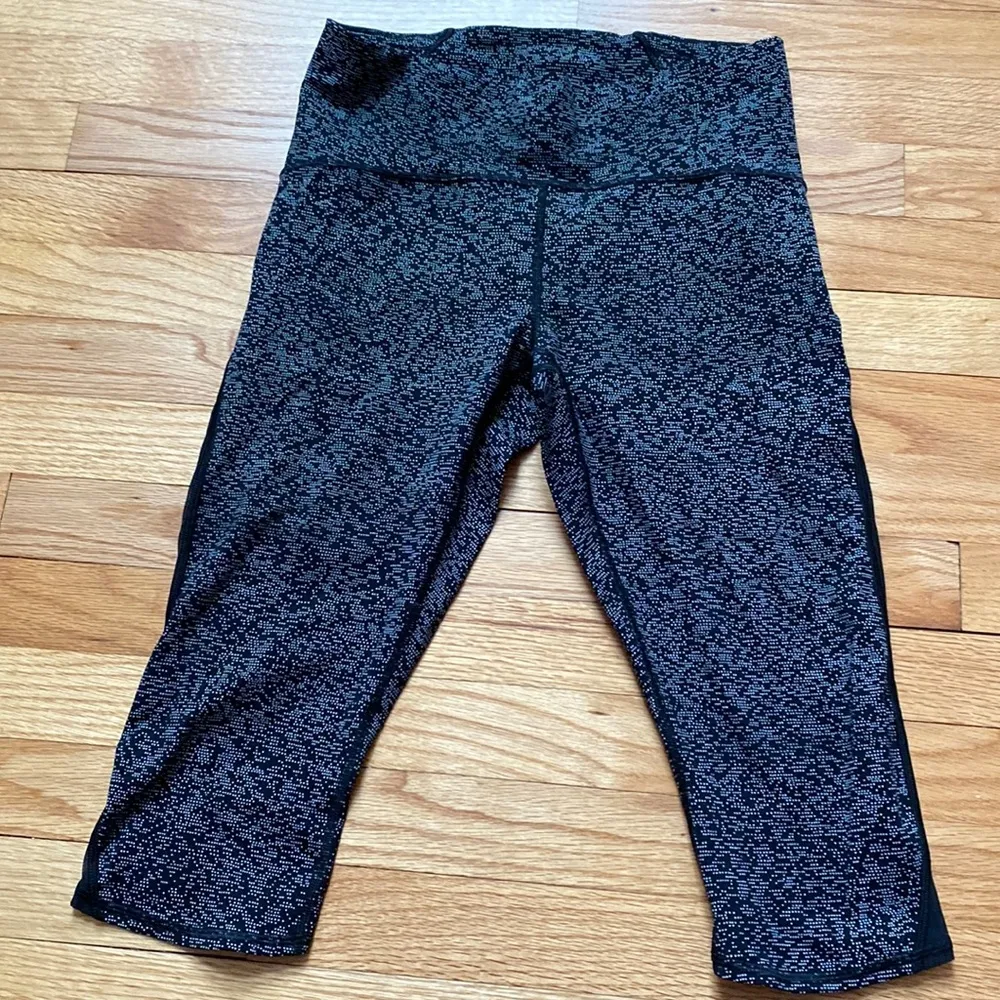 Lululemon Train Times Crop 17 inches Soundwave White Black / Black Polka Dots 10 - Image 7