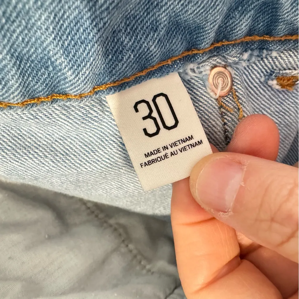 BDG Carpenter Shorts Size 30 Lightwash Denim - Image 4