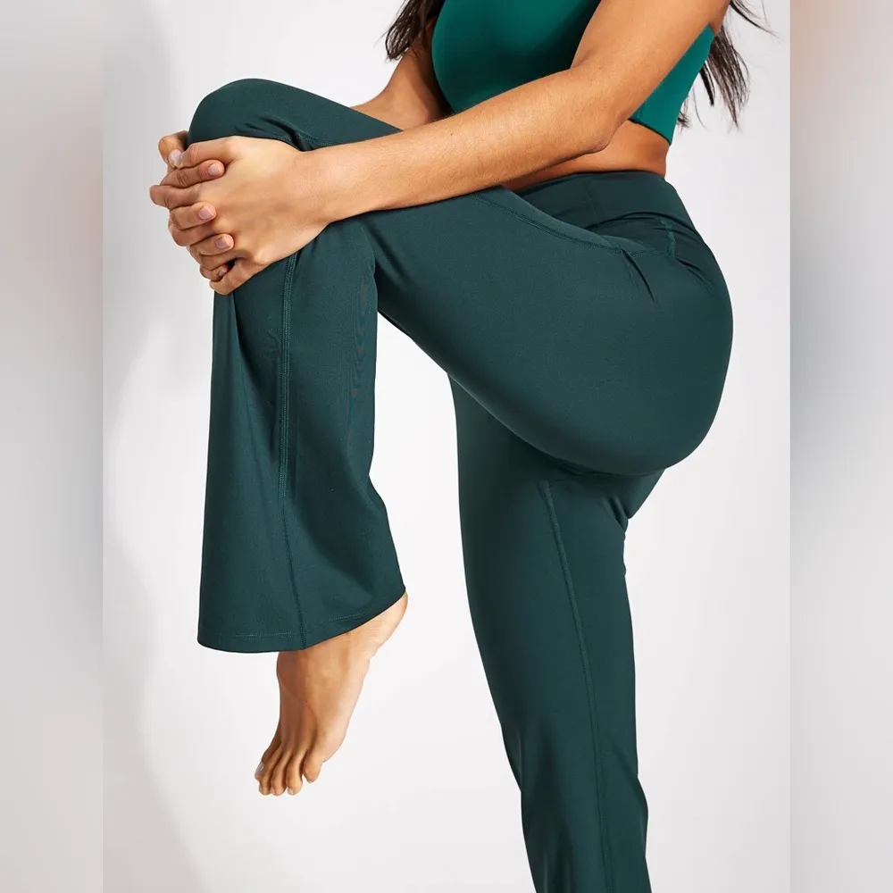 GIRLFRIEND COLLECTIVE Compressive Flare Leggings In Moss Green - Image 3