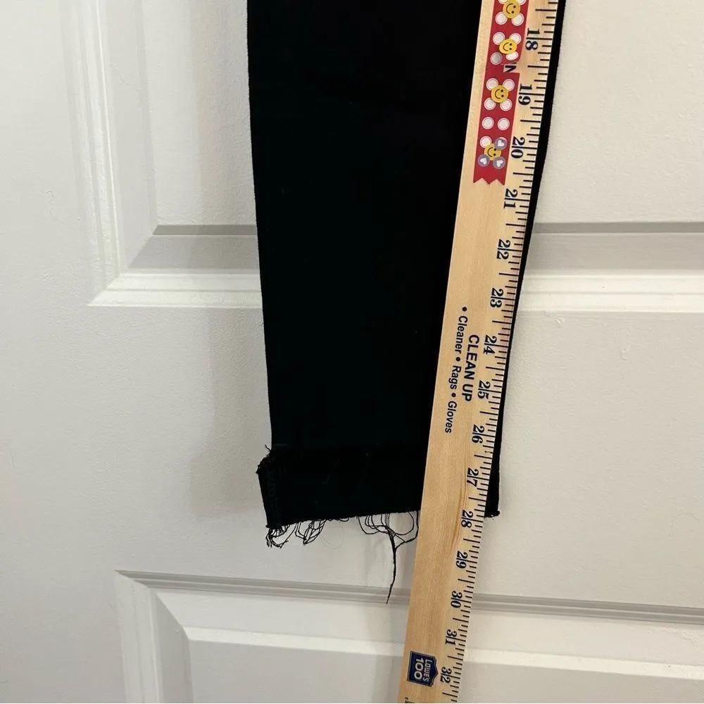 Frame Le Skinny De Jeanne Raw Stagger Mid Rise Cropped Skinny Jeans in Film Noir - Image 14