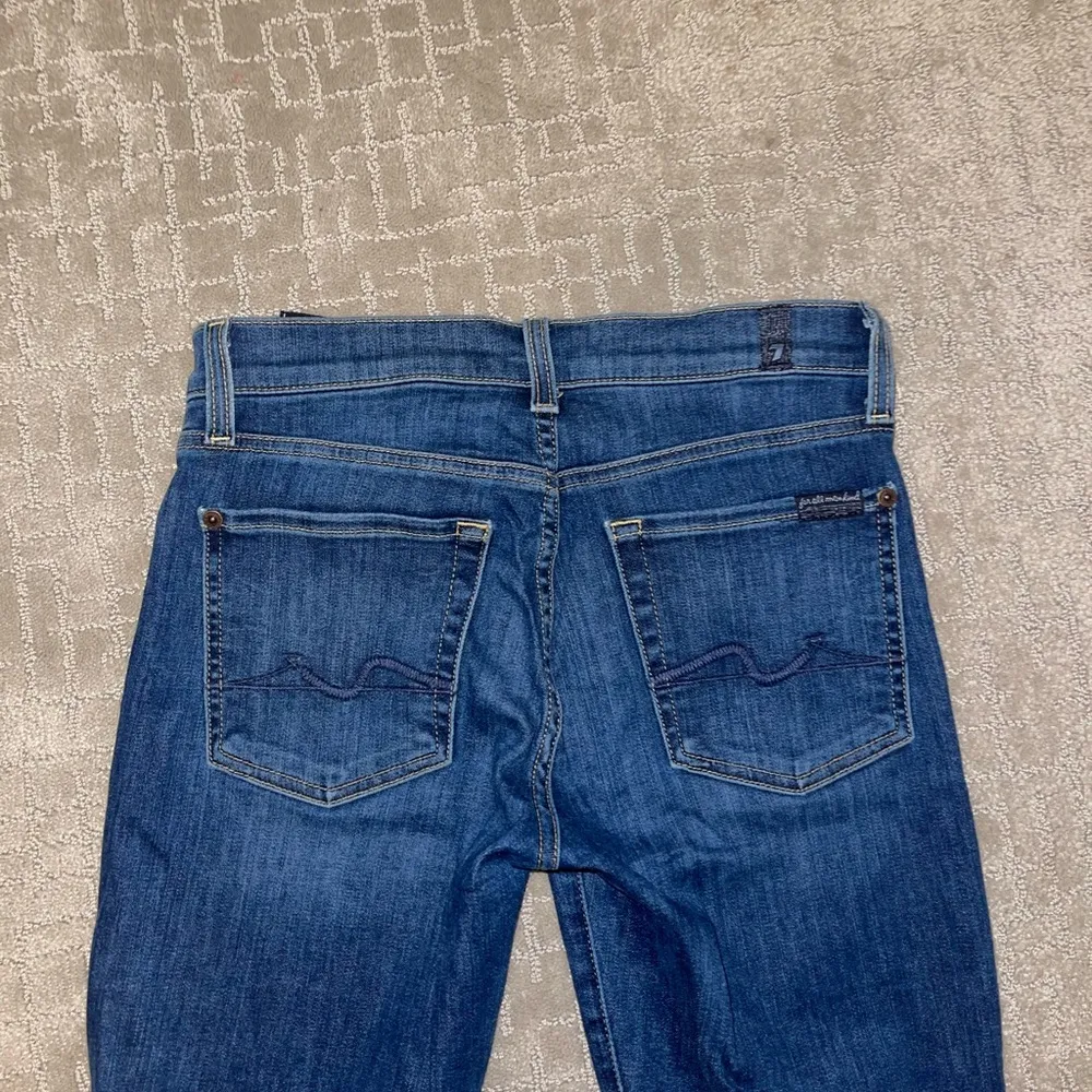 7 For All Mankind Gwenevere Ankle Jeans - Image 4