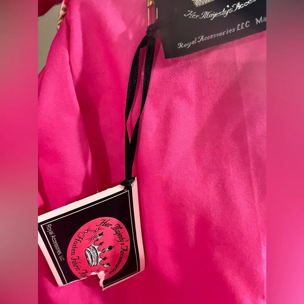 NWT her majesty’s Accessories apron. One size Pink - Image 9