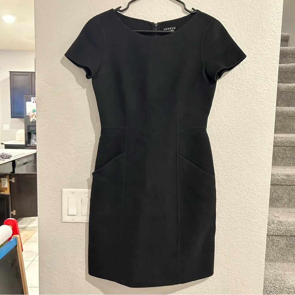 Theory Wool Short Sleeve Bodycon Dress SIZE 4 - Image 2