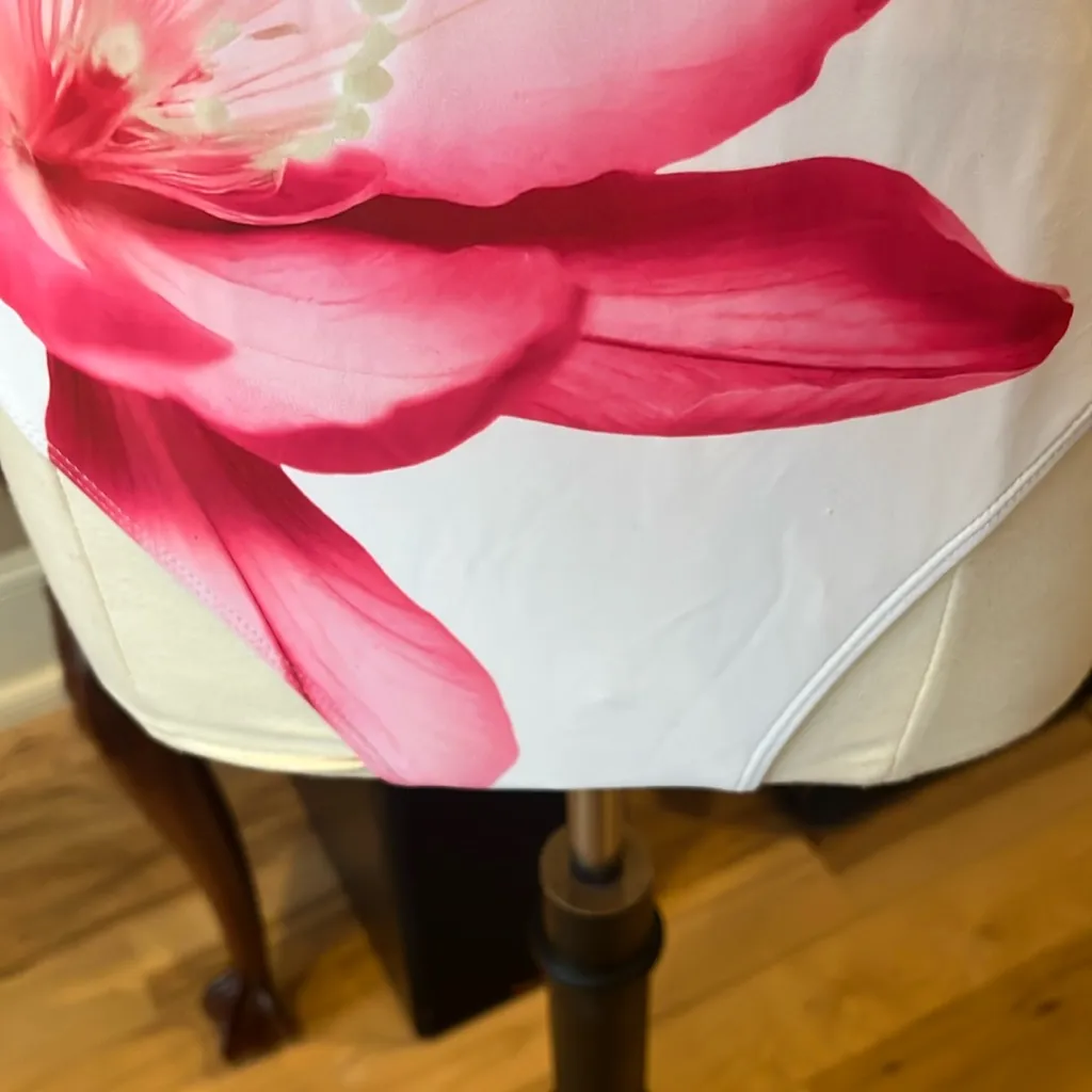 White Swimsuit Bold Pink Flower One Piece Size L - Image 7