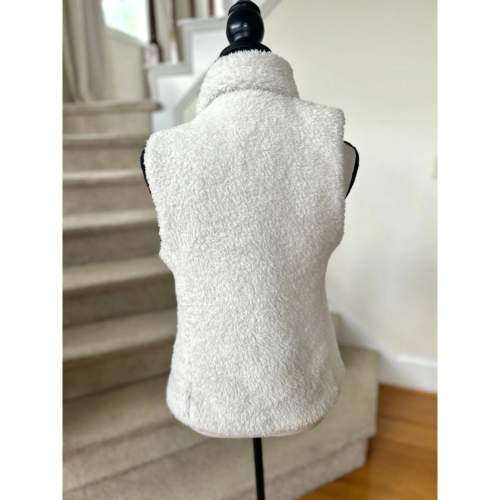 Patagonia Los Gatos White Fuzzy Fleece Zip Up Vest - Image 3