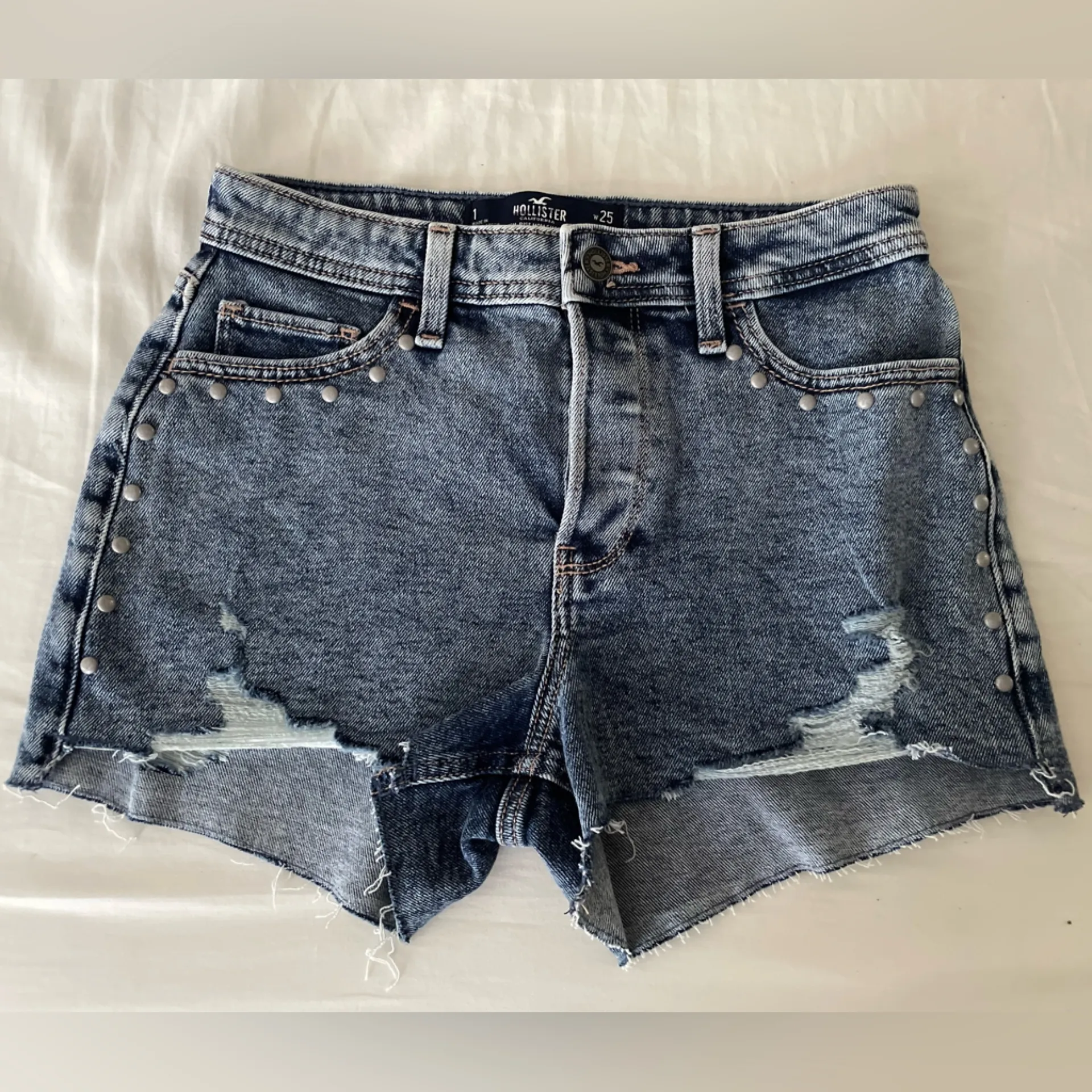 HOLLISTER Studded Acid Wash Button Fly Distressed High-Rise Shorts Y2K Size 25 - Image 2