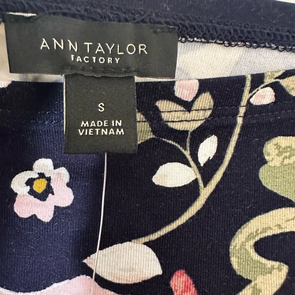 Ann Taylor floral 3/4 sleeve multicolor top size small NWT - Image 6