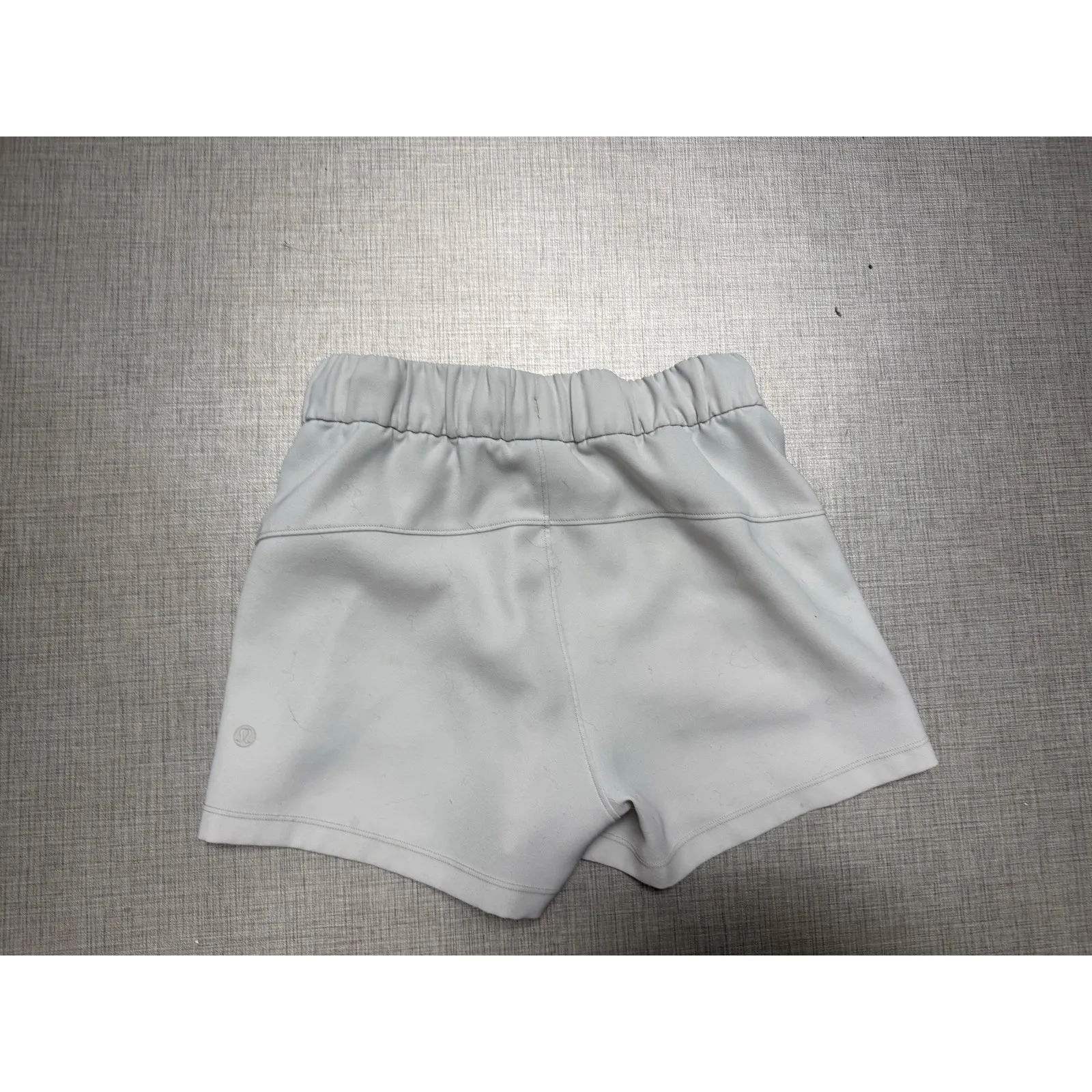 Lululemon On The Fly Short 2.5" Gray Full-On Luxtreme Travel Women Size 2 - Image 2