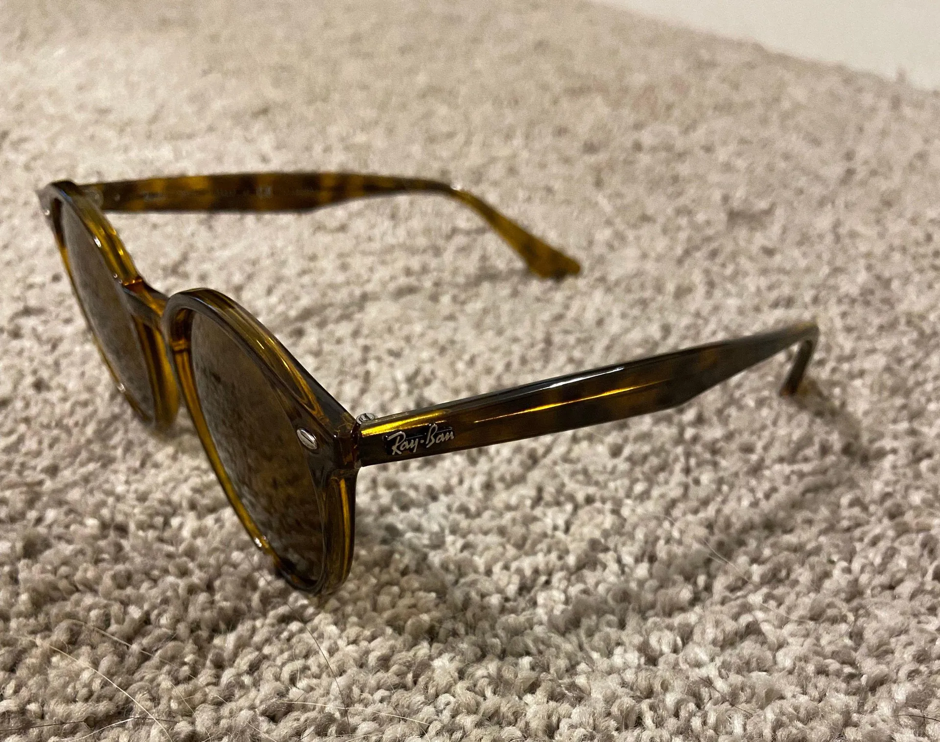 Ray-Ban Brown Round Polarized Sunglasses - Image 2