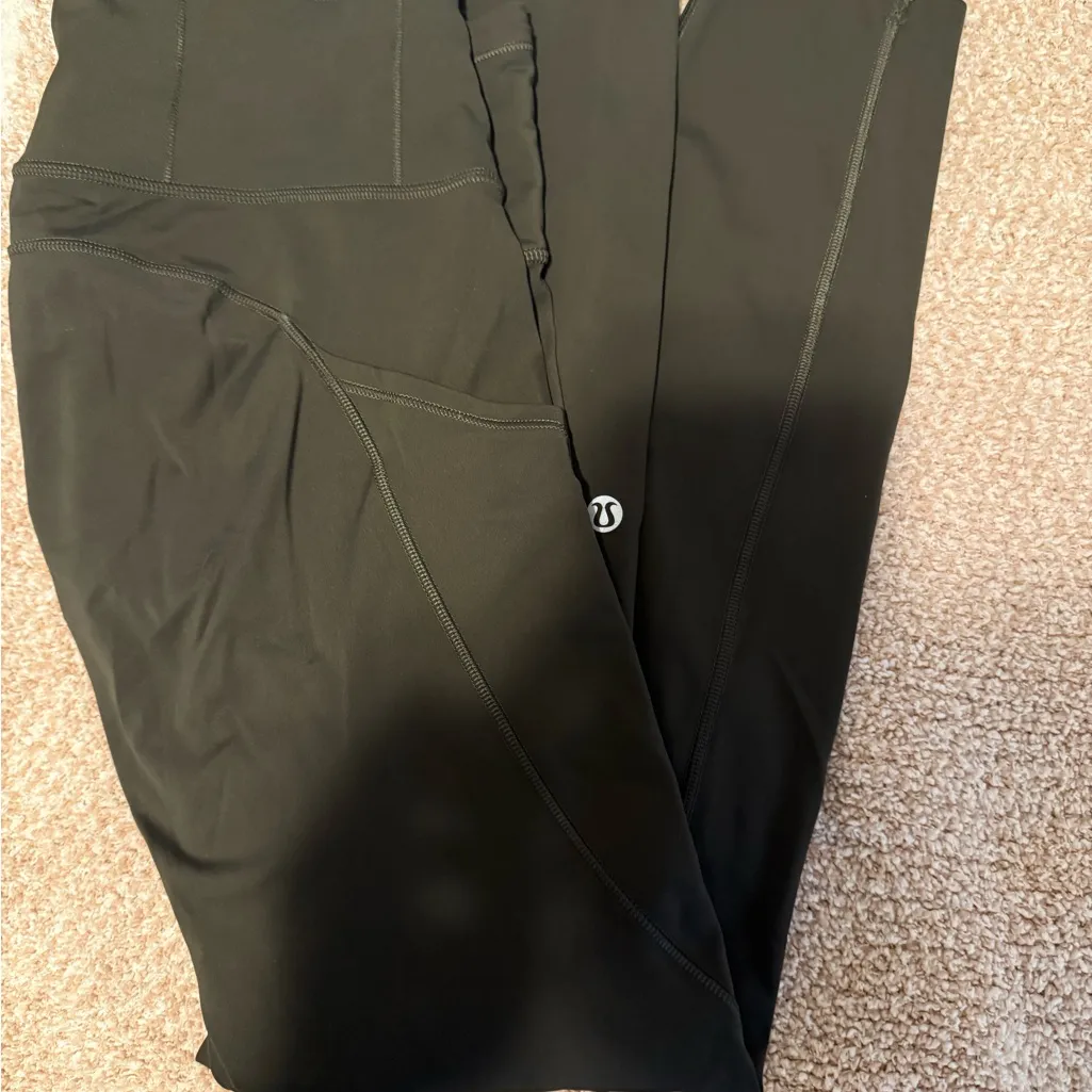 Lululemon Fast and Free Tight II 25" *Non-Reflective Nulux 6 like new - Image 8