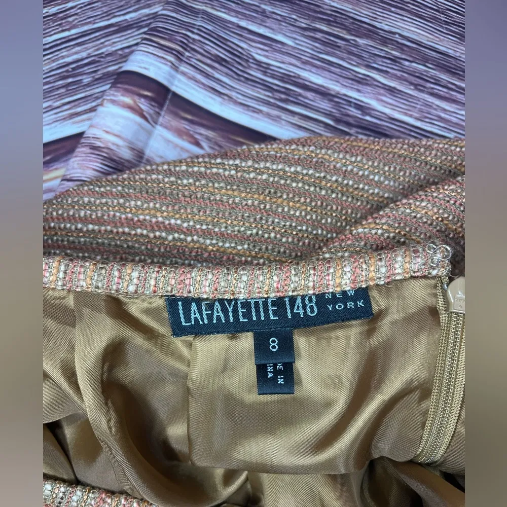 Lafayette 148  New York Tweed Pencil Skirt. Size 8. - Image 4