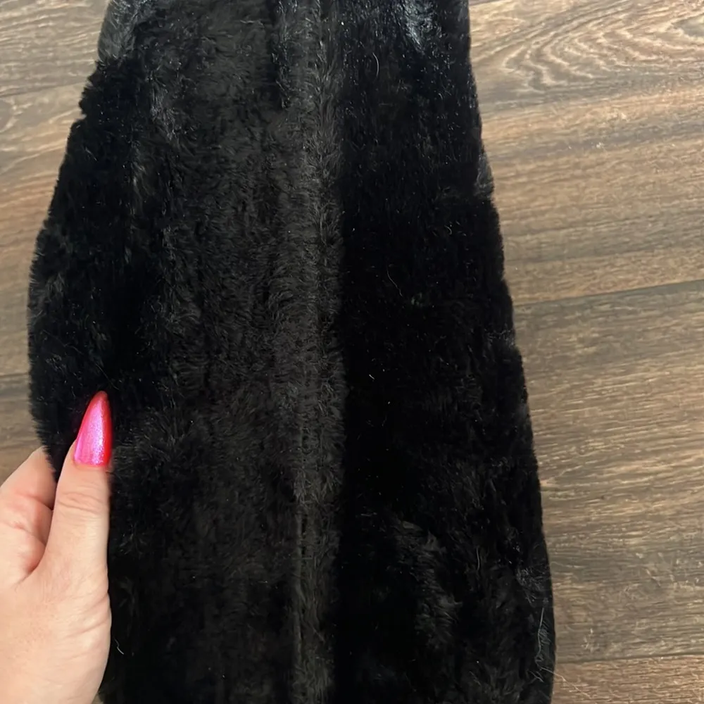 Dynamite Fuzzy Purse - Image 4