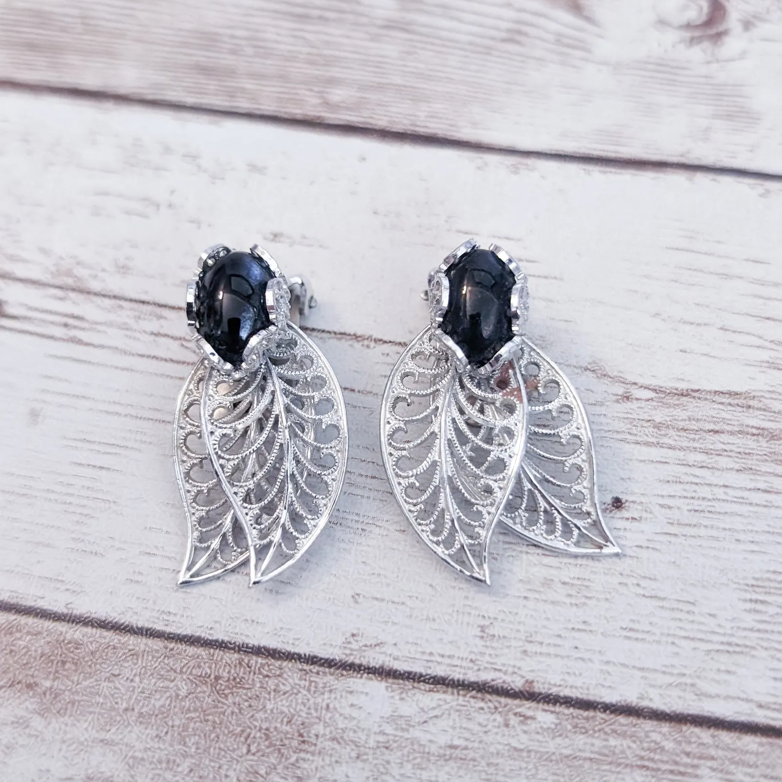 Vintage Clip On Earrings - Image 2