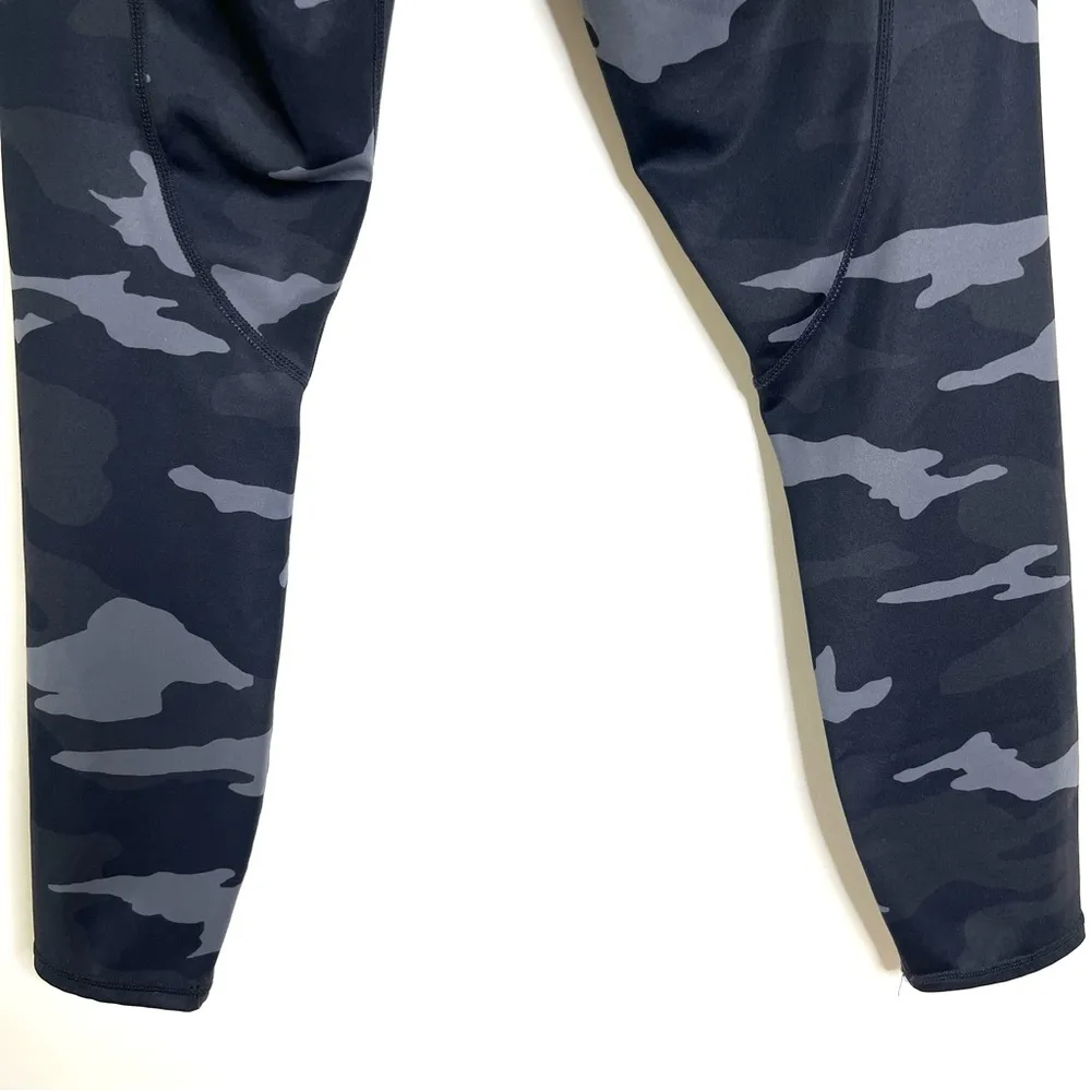 Athleta Camo Contender 7/8 Tight Black Grey Camo Size Small - Image 8
