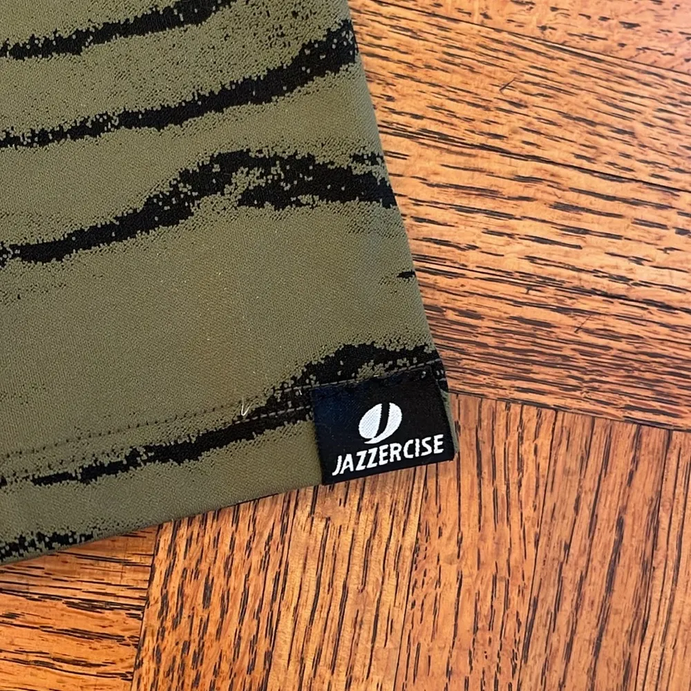 Beyond Yoga Olive and Black Patterned Leggings Jazzercise M - Image 5
