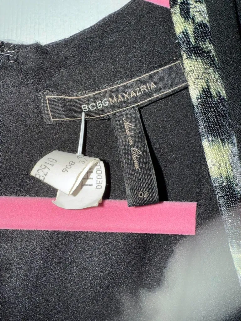 BCBGMAXAZRIA Women's Hilaria V-Neck Evening Gown - Image 4