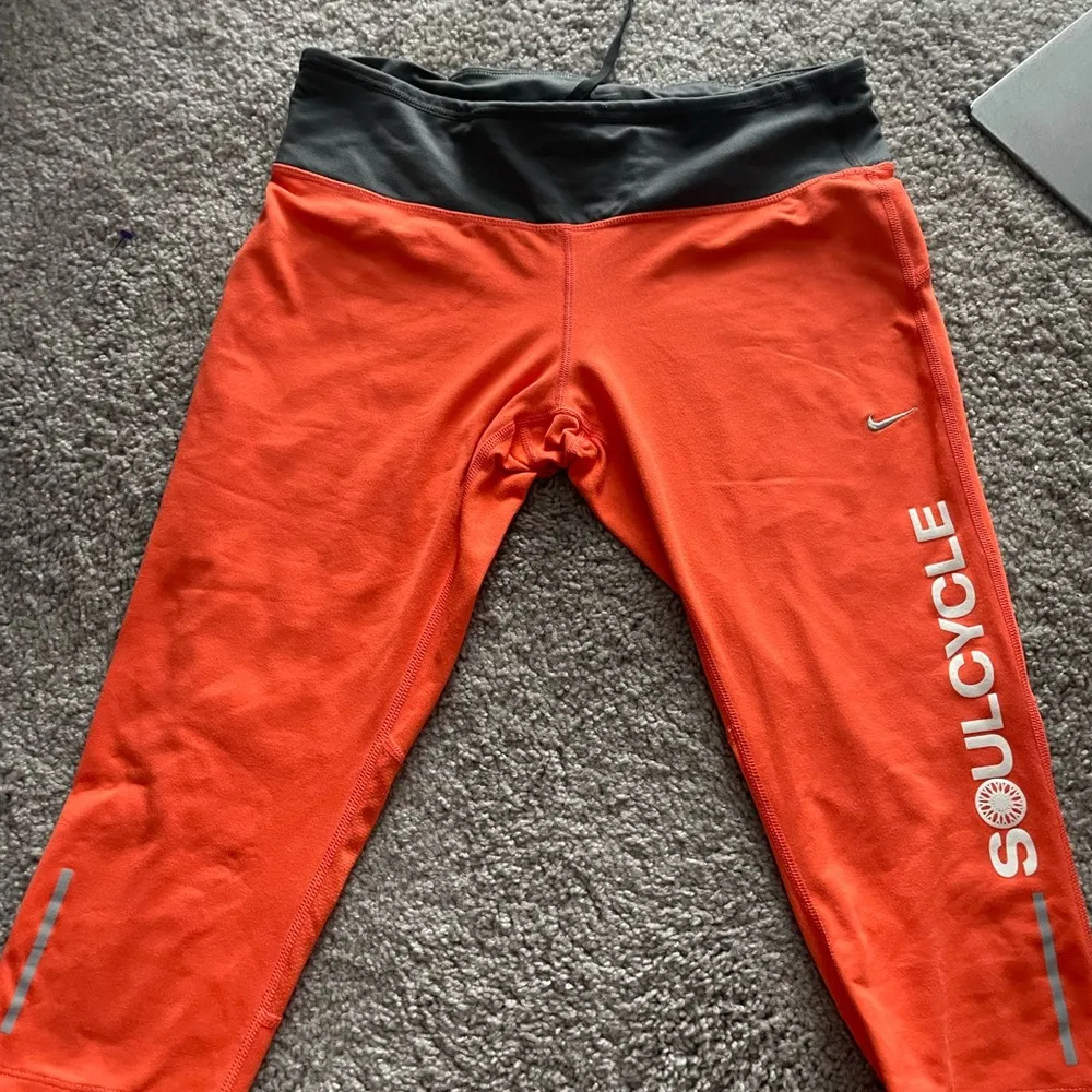 Nike soulCycle legging large - Image 4