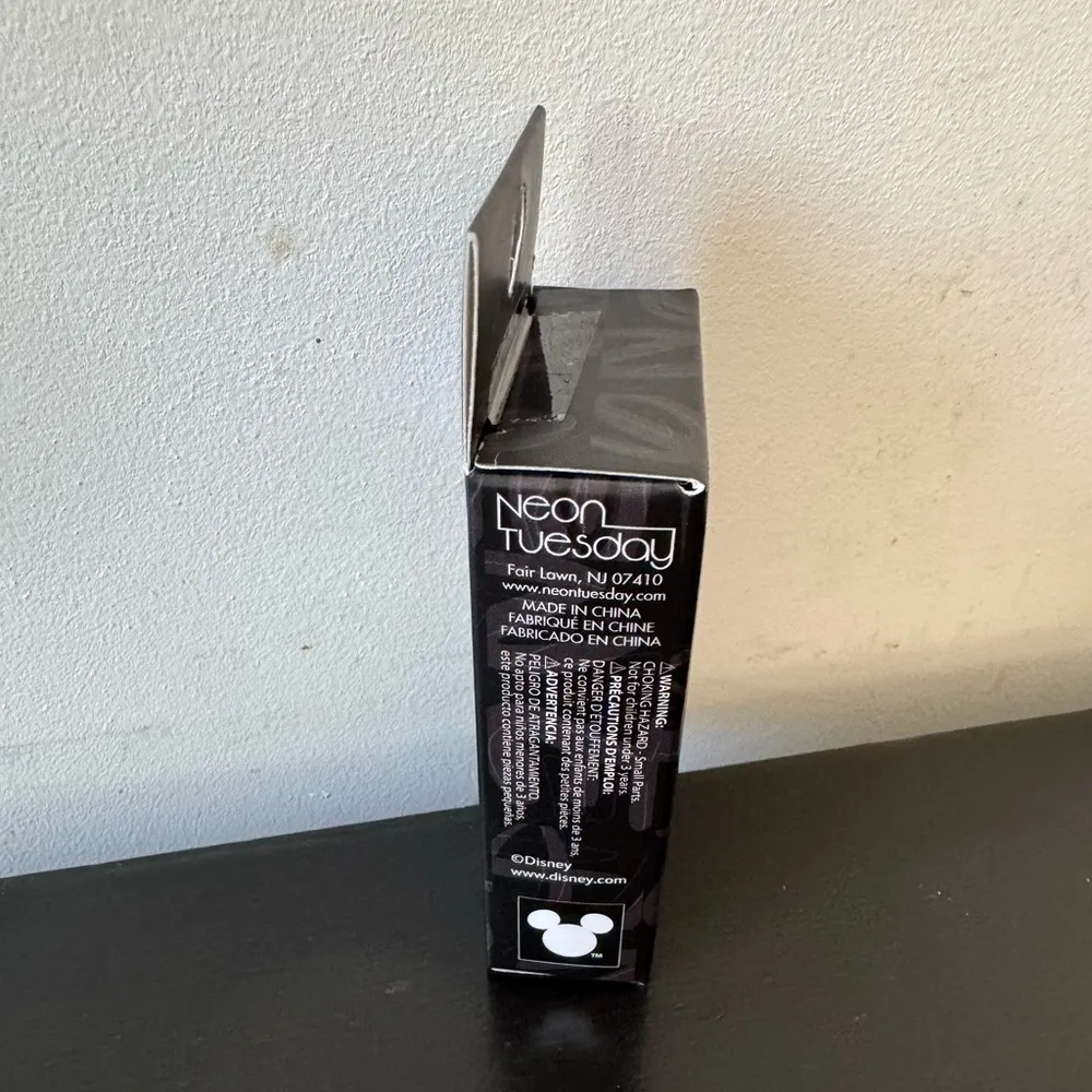 Disney Alice In Wonderland Garden Flowers Enamel Pin - Image 7