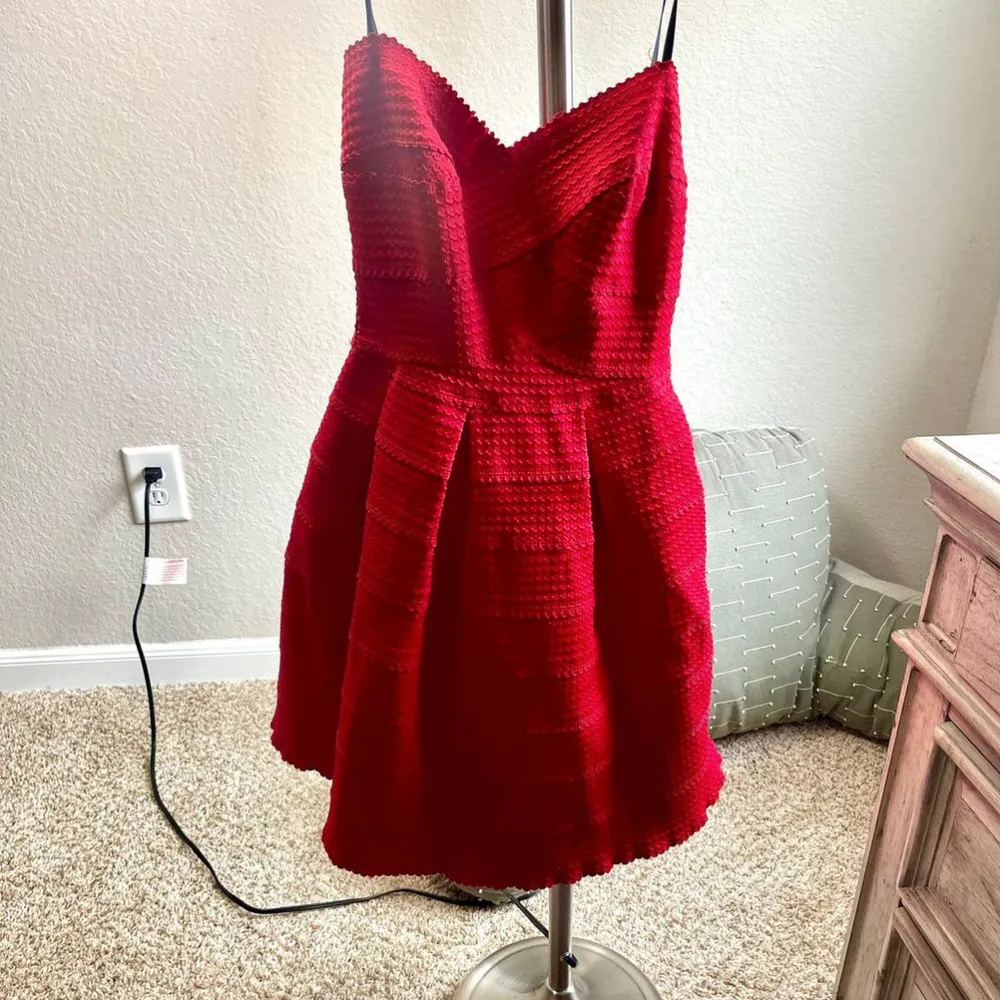 -FINAL PRICE- B. Darlin Woman’s sweetheart top Sleeveless dress size 1/2 NWT - Image 2