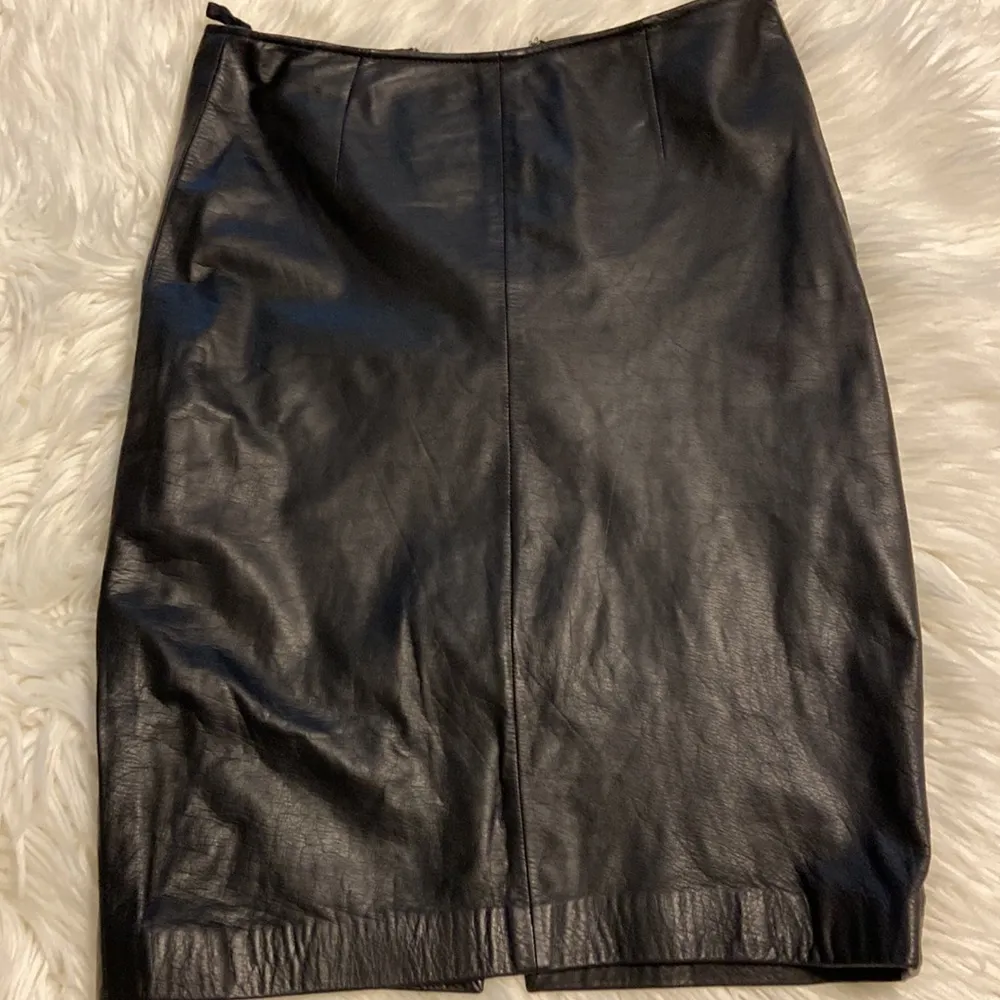 Rinzi Collection Leather Skirt very soft leather and no rips or stain or smell Size 6 - Image 11