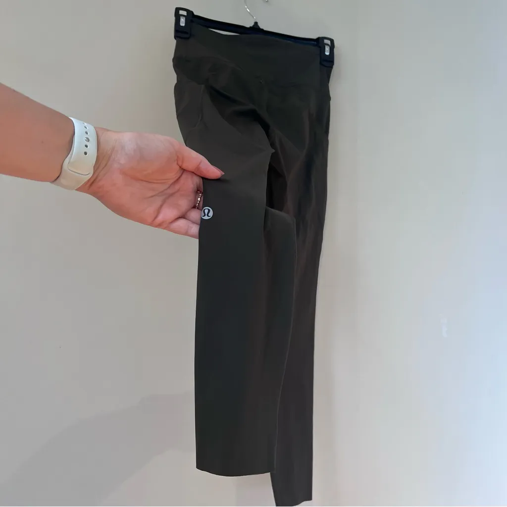 Lululemon Army Green Cropped Leggings Size 4 - Image 5