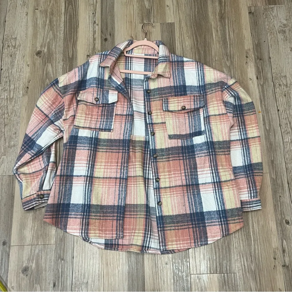 Boutique Pink & Grey Plaid Button Up Collared Flannel Shacket Sz XL Blue - Image 5