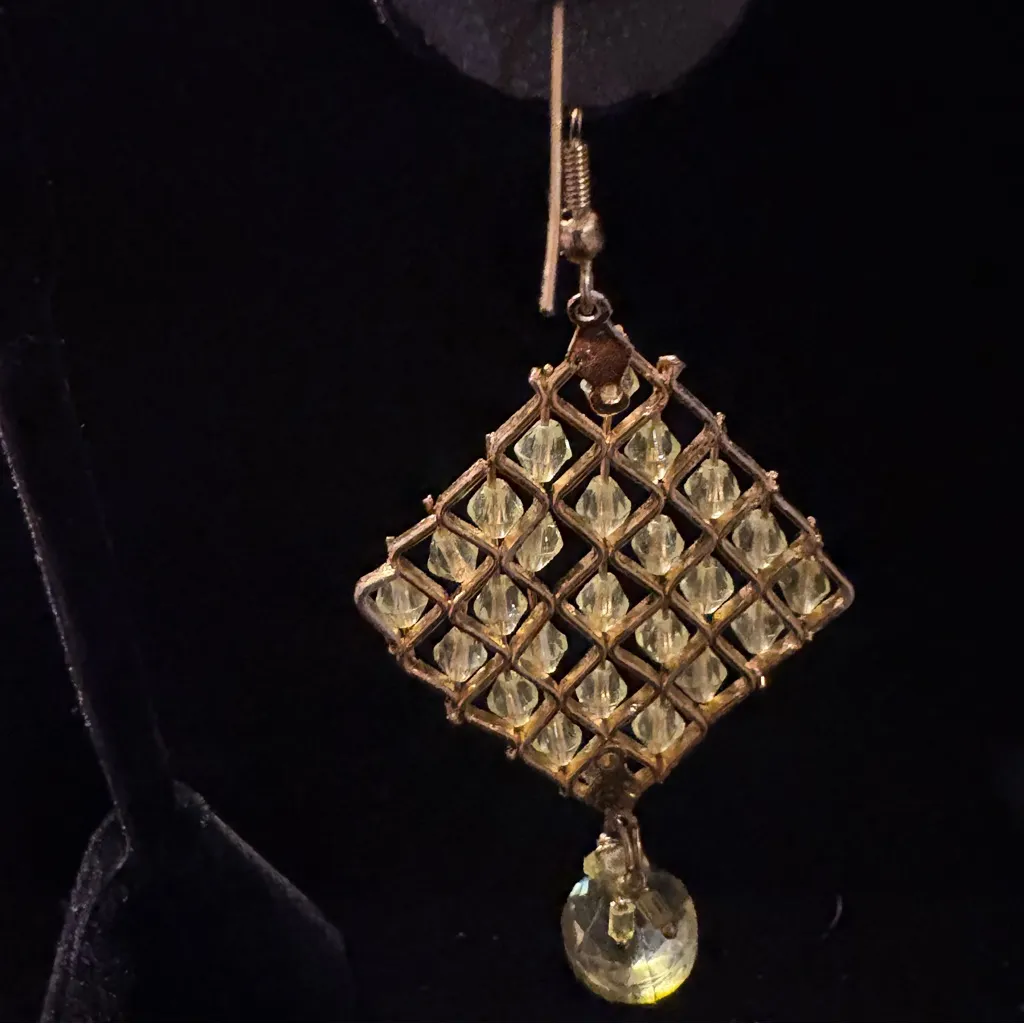 Vintage Gold geometric Mesh Dangle Earrings - Image 6