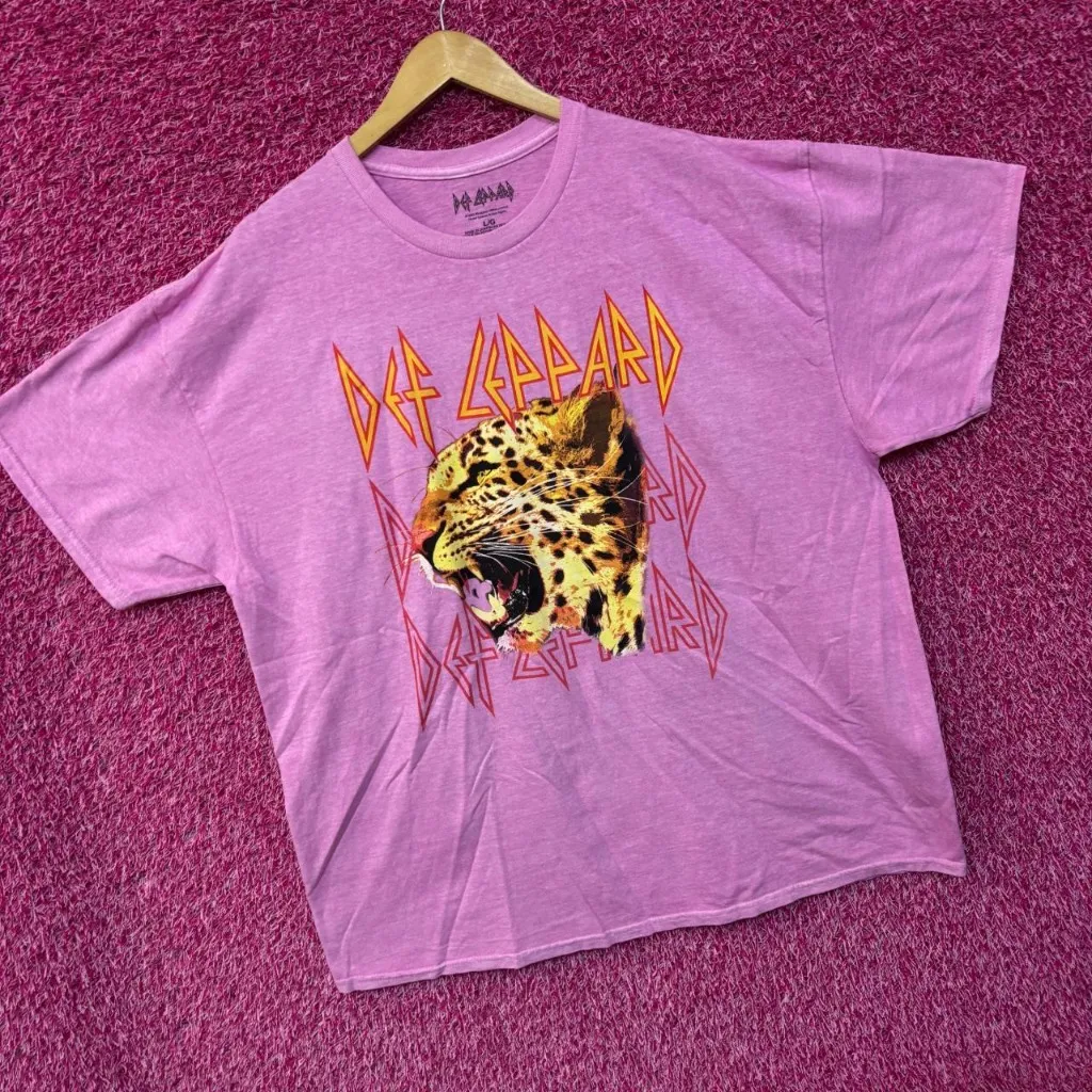 Def Leppard Animals Cheetah oversized rock Tshirt size large - Image 3