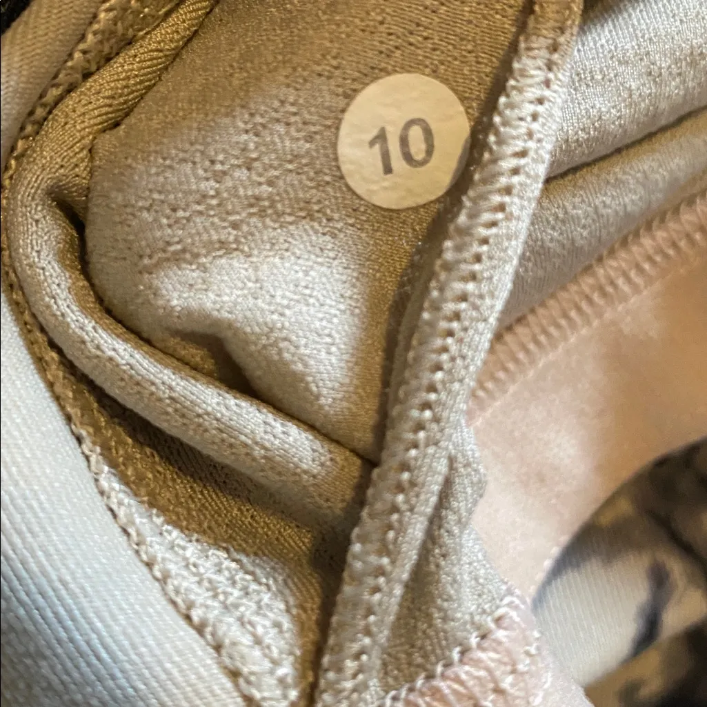 Lululemon, Size 10, No limit Tank Top and Bra - Image 8