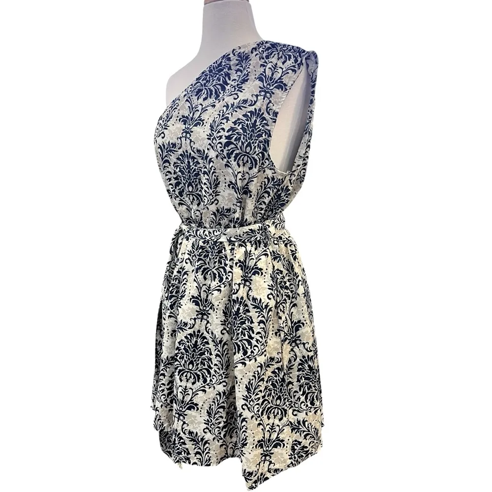 Cupshe Asymmetrical One Shoulder Pleated Blue Damask and Cream Mini Dress Large - Image 6