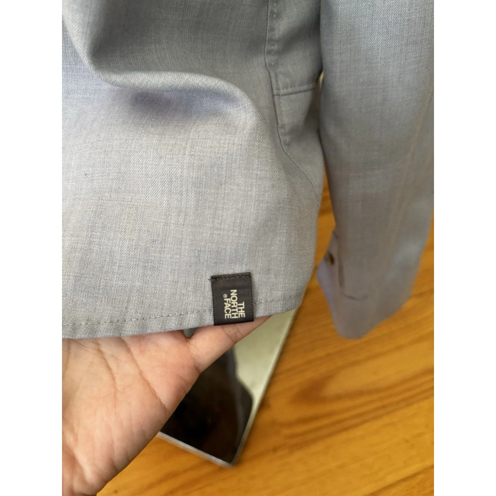 THE NORTH FACE Women’s Gray Performance Woven STEVIE Button-Down Shirt Size M - Image 11