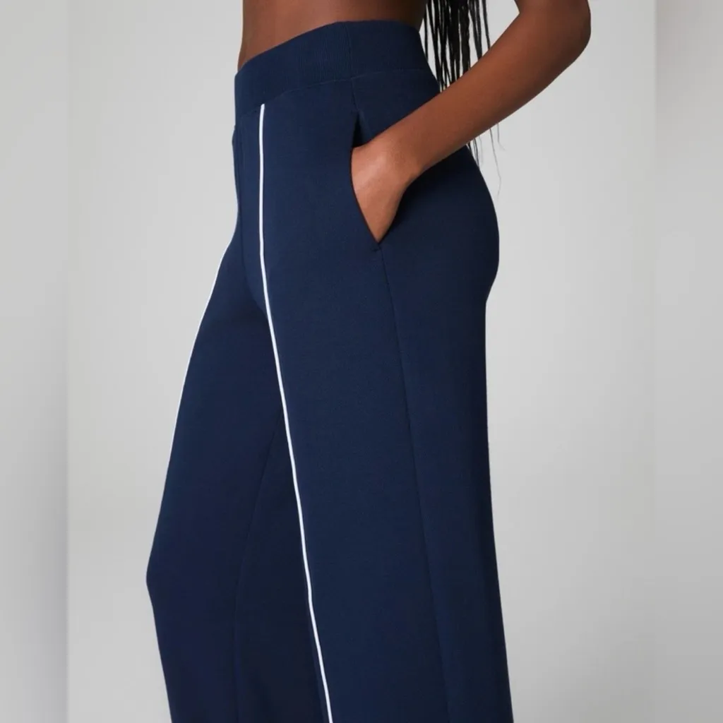 SPANX Navy Wide Leg Pants with White Accents - Image 4