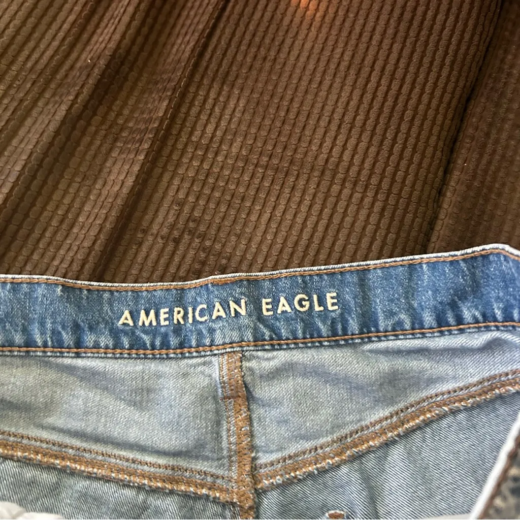 American Eagle 90s Boyfriend Denim Shorts - Image 5