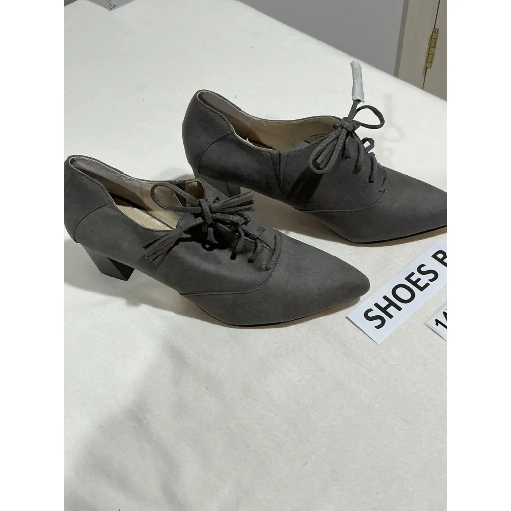Womans Adrienne Vittadini Gray Suede 6 Pointed Toe Lace Up Shoe Boot Block Heel - Image 2