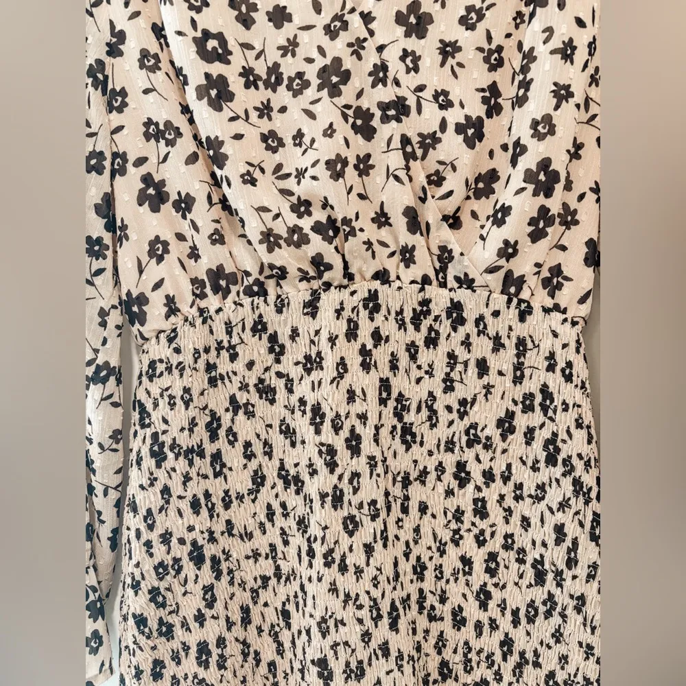 PROMESA WOMEN'S SMALL LONG SLEEVE FLORAL DRESS V-NECK NWOT - Image 5