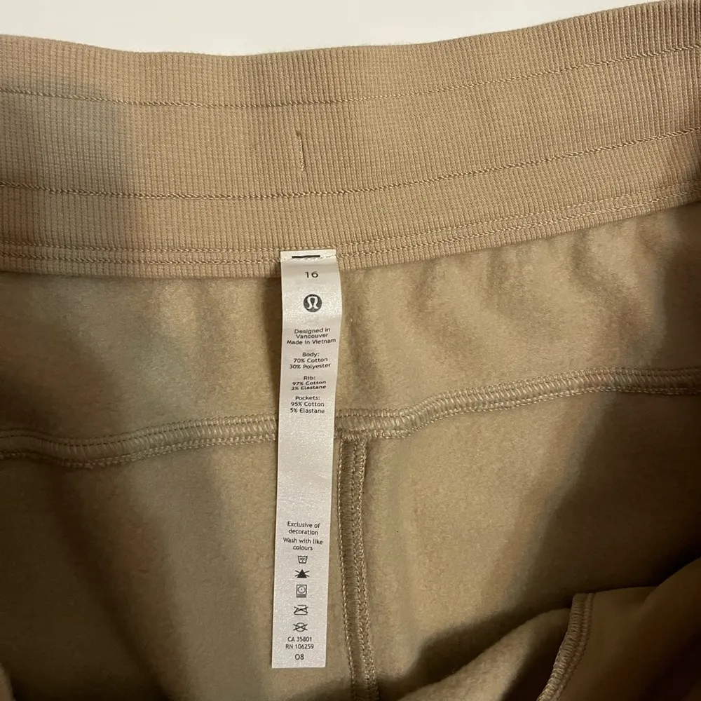 lululemon athletica Scuba High-Rise Jogger Fleece 28” Trench -Size 16 - Image 6