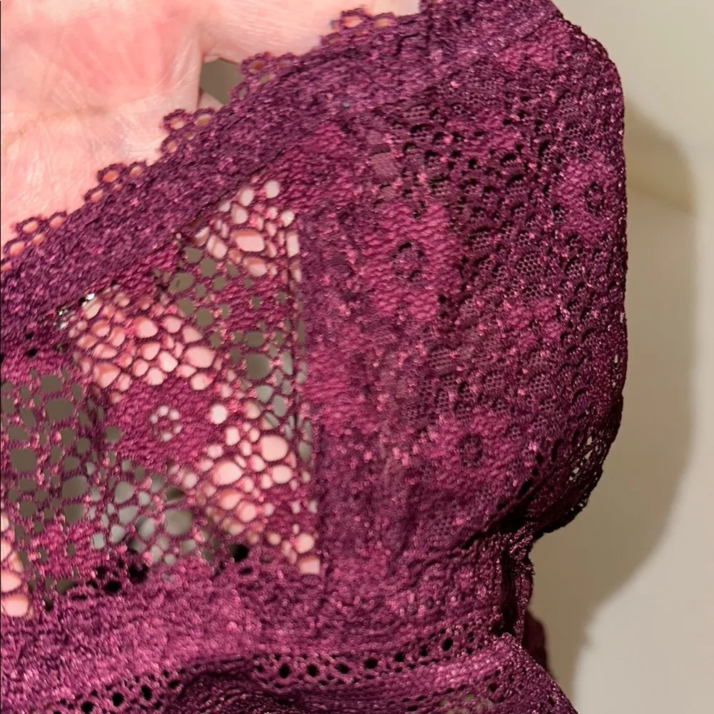 Victorias Secret Unlined bralette size large in Burgundy - Image 15