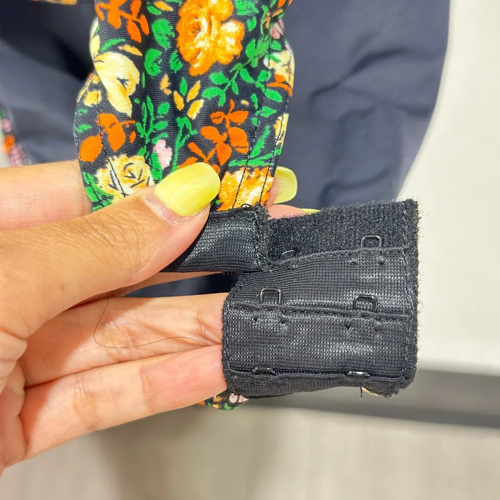 Ganni Floral Multi Color halter neck Bodysuit Top/size - Image 7