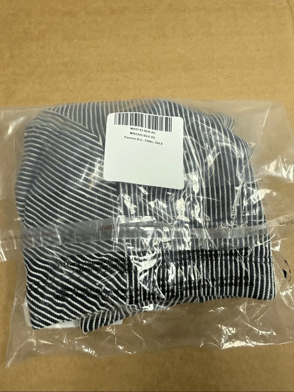 New Gigi C Pamela Black White Mini Stripe Sports Bra XS - Image 4