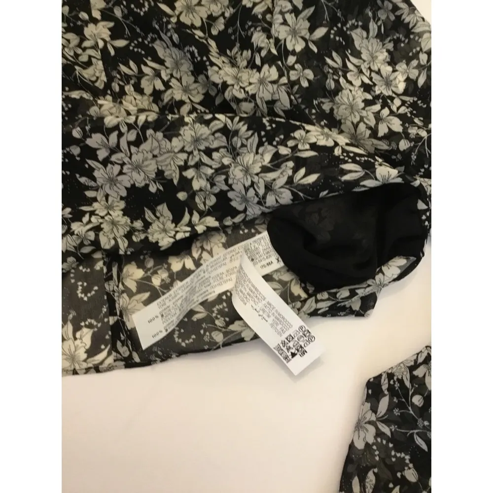 Zara  Black/White Floral Print Cropped Blouse Sz M Women - Image 8